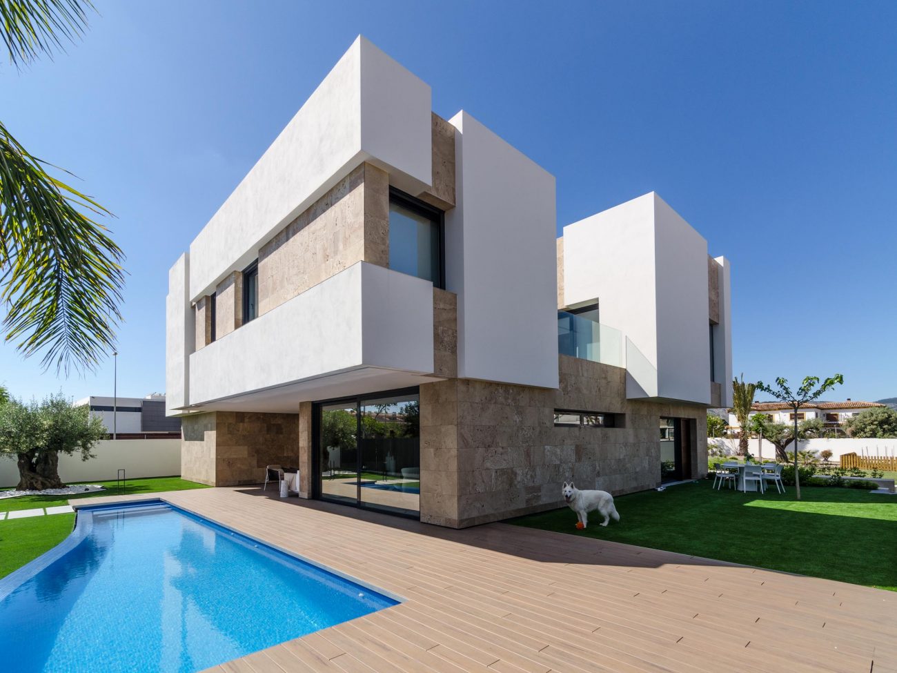 detalle jardín y piscina vivienda TM